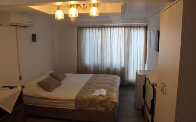Silenos Boutique Hotel