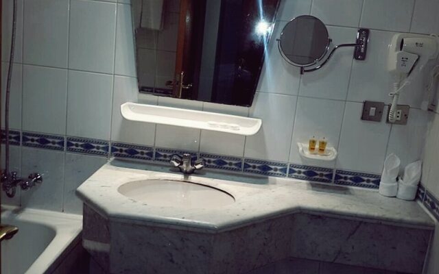 Al Salhiya Diamond Hotel