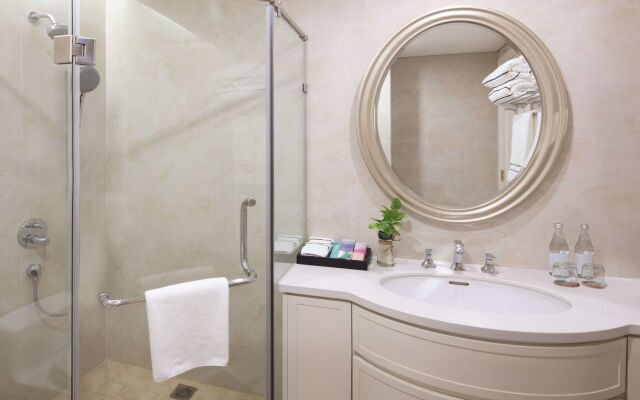 Melia Vinpearl Danang Riverfront