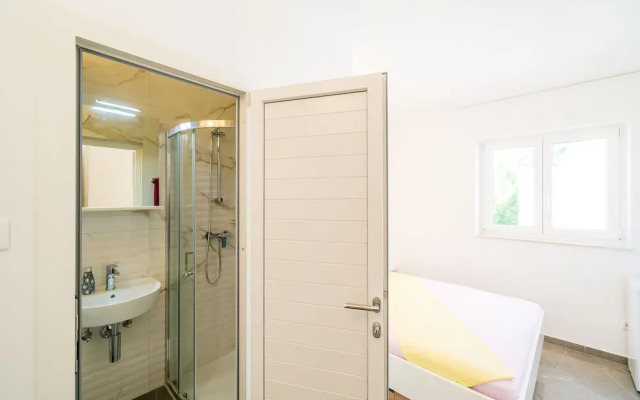 Apartments & Rooms Barisic