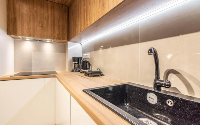 Cozy Apartment - 8' To Panormou Metro Station