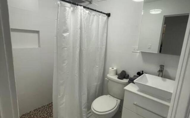 Blissful 3BR Art District Apt with PK & Fast WiFi