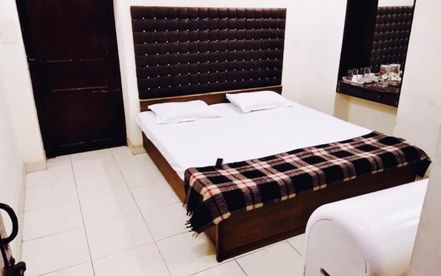 Roop Guest House