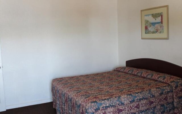 Budget Inn