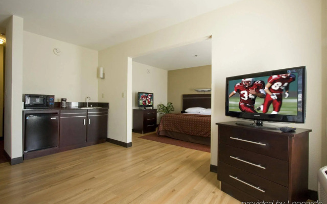 Red Roof Inn PLUS+ Columbus Downtown-Convention Center