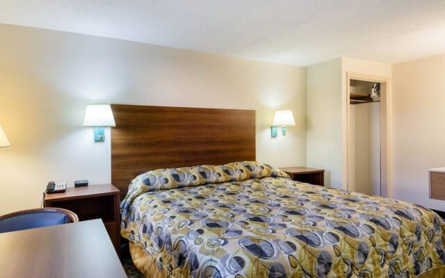 Econo Lodge West Springfield Hwy 5