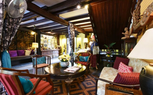 Zantiis Ndol Villas