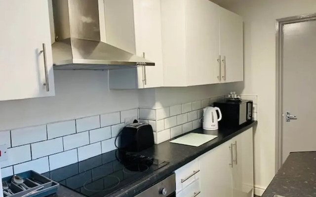 Townhouse @ 110 Etruria Vale Road Stoke