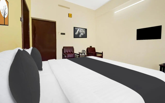 OYO Flagship 75052 Kuku Residency