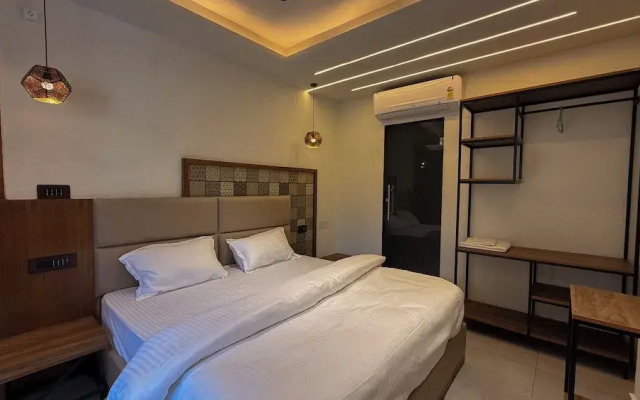 Yes Hotel By The Ganges