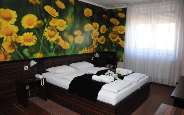 Green Hotel Budapest