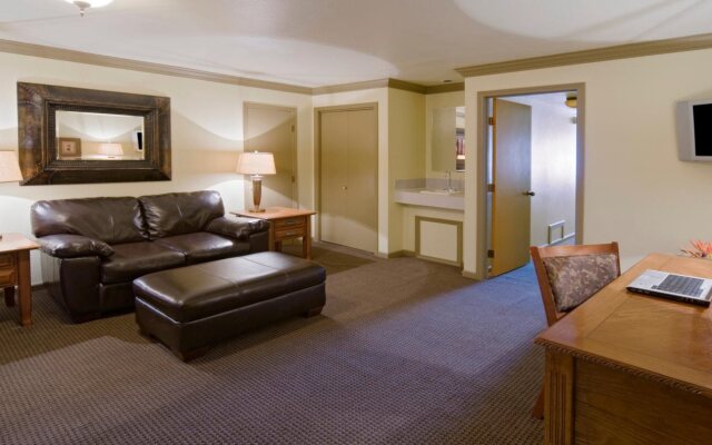 Fort Hays Inn