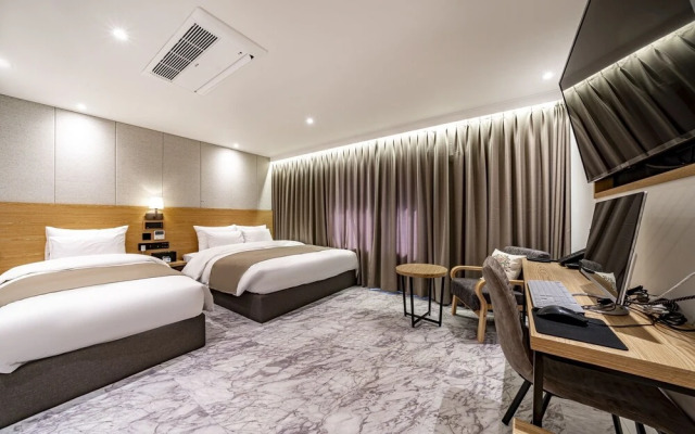 Busan Songjeong Brooks Hotel