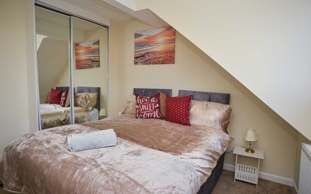 25 Min to CL! London Incredible 2bedhome Sleep 1-6