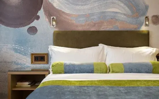 Quintessence Century Hotel