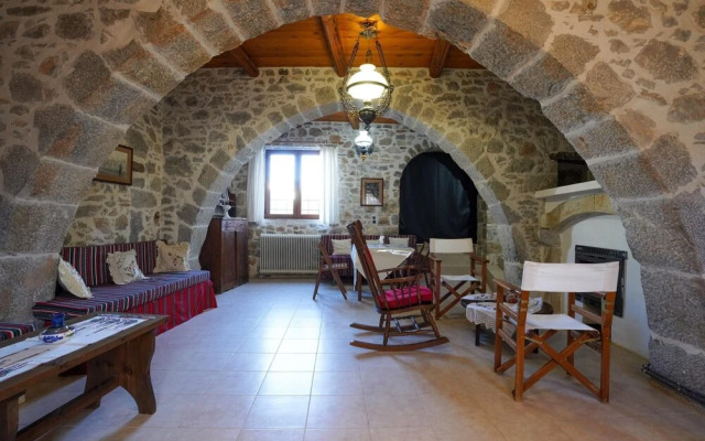 Vilaeti 1871 House - Cozy Winter Getaway