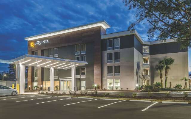 La Quinta Inn & Suites by Wyndham Myrtle Beach - N Kings Hwy