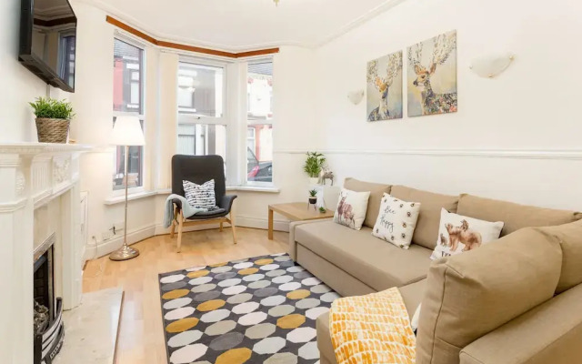 Liverpool Short Stay-Malden Suite