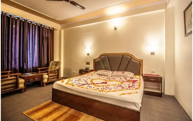 Hotel Divine Paradise Manali