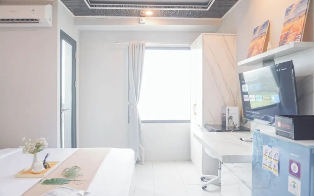 Cozy And Homey Studio At Riverdale Apartment