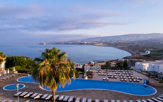 Theo Sunset Bay Hotel