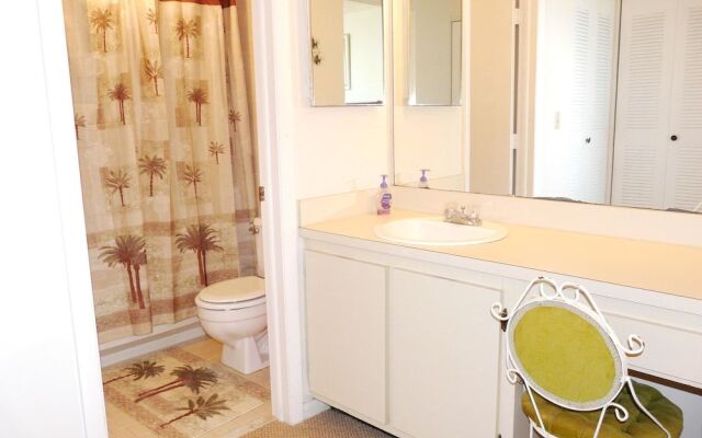 Beachfront Condo With Pool and Ocean View From Balcony