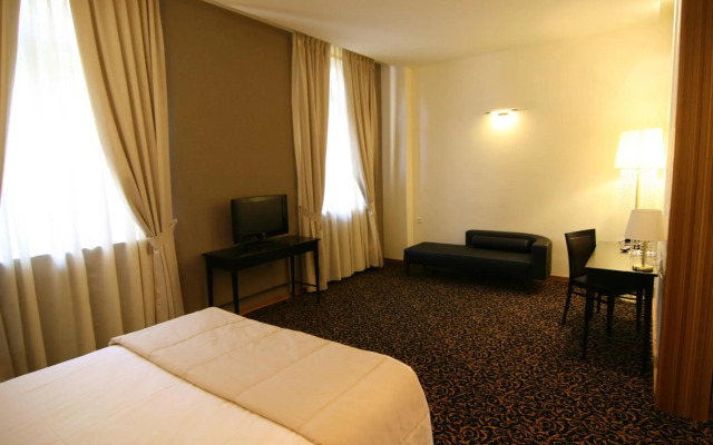 Hotel Crystal
