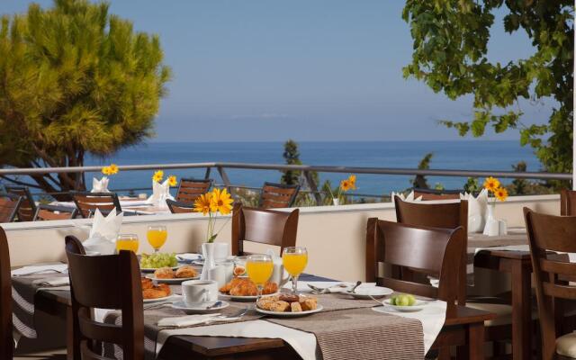 Oasis Scaleta Hotel