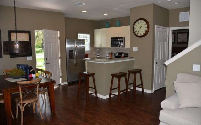 Lucaya 4 Bedrooms 3 Baths Townhome!