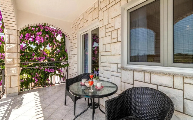 Five-Bedroom Holiday Home in Kastel Novi