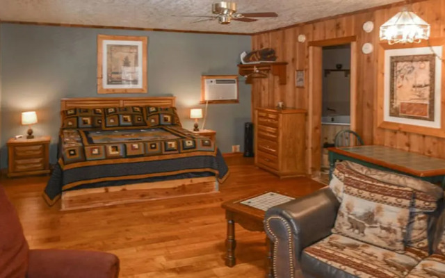 Whispering Pine Cabins
