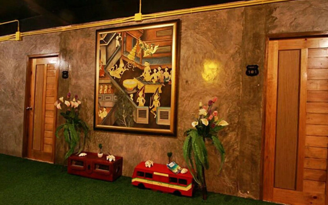 Baan Chalok Hostel