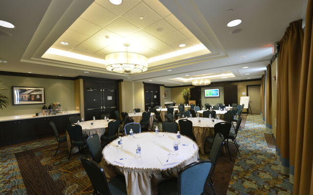 Holiday Inn Express Hotel & Suites Waterloo - St Jacobs by IHG