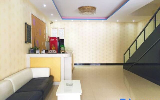 Yangxin Carnival Business Hotel