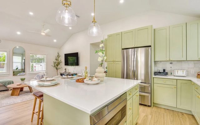 Heated Pool, Mini Golf & Cabana: Bradenton Retreat