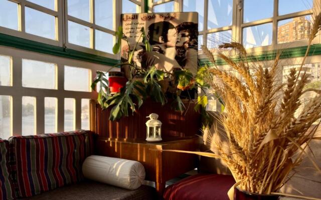 Houseboat65 - Historic home on the Nile - Central Cairo