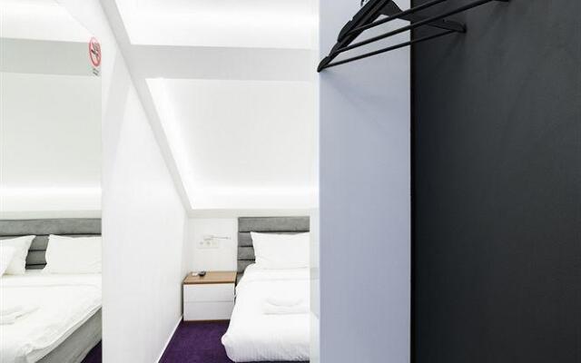 Sleepbox Hotel