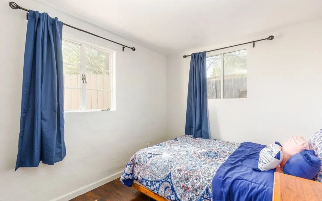Spacious, Exquisite 4-bed Home in Tucson