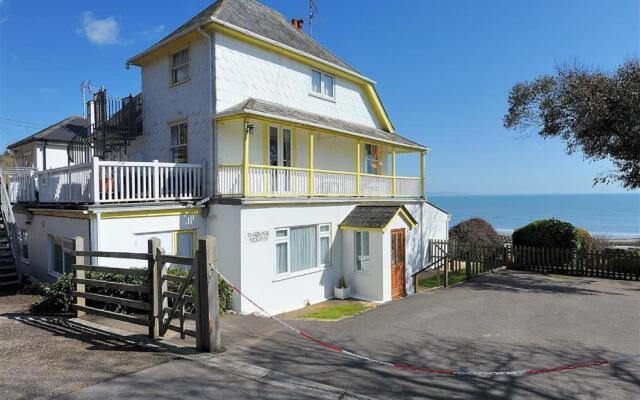 2 Harbour Heights