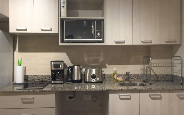 Urbana Suites & Studios 440