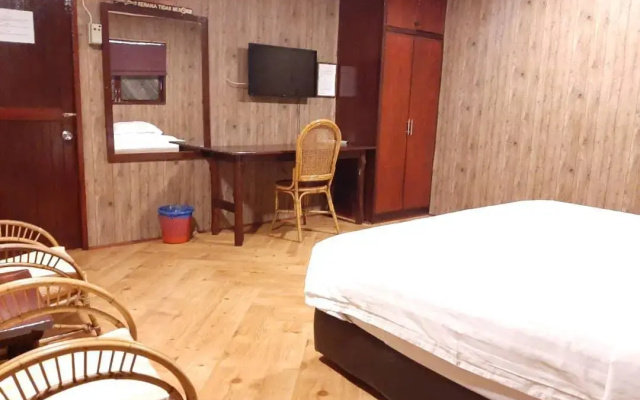 Dragon Inn Floating Resort