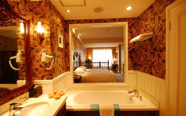 Hangzhou The First World Hotel