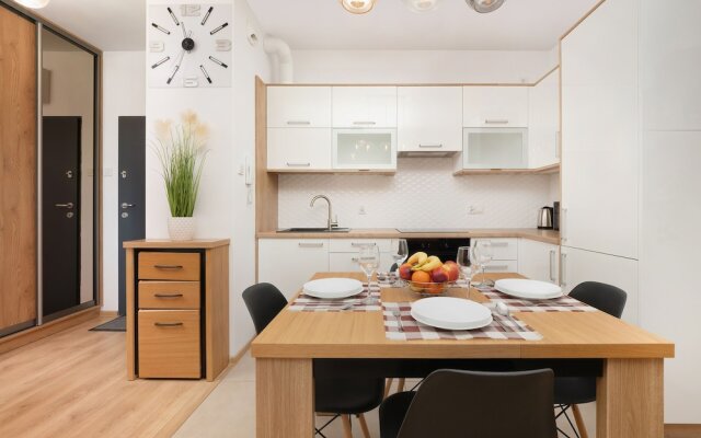 Apartment Manufaktura Łódź by Renters