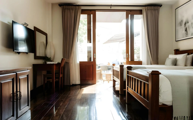 Athena Hotel