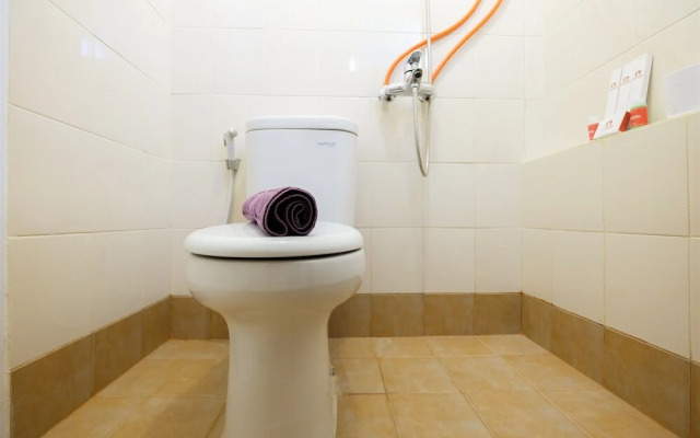 Cozy 2BR Bassura City Apartment with City View