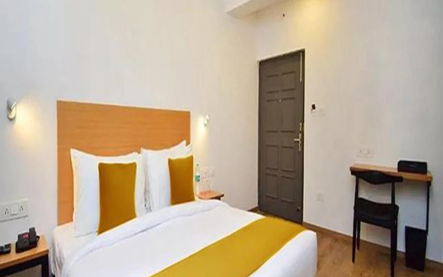 FabHotel The Sky I