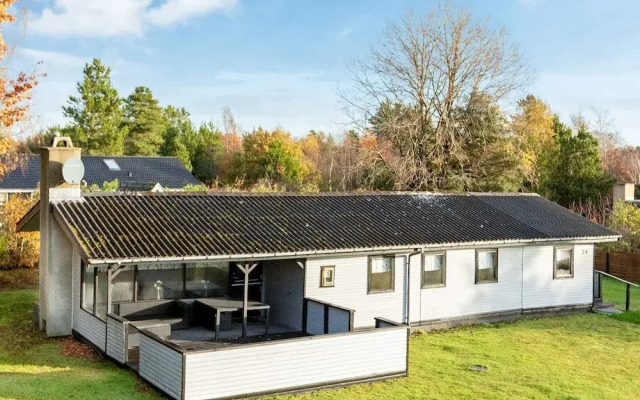 6 Person Holiday Home in Hals