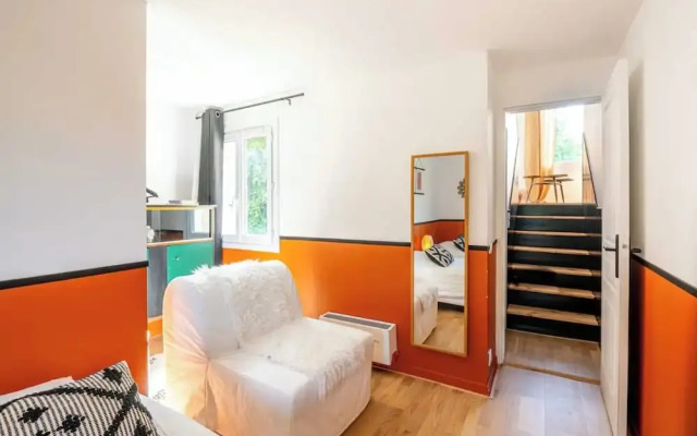Elegant Triplex With Private Parking-2br/4p-honfleur