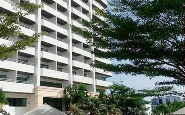 R-Con Wong Amat Suite