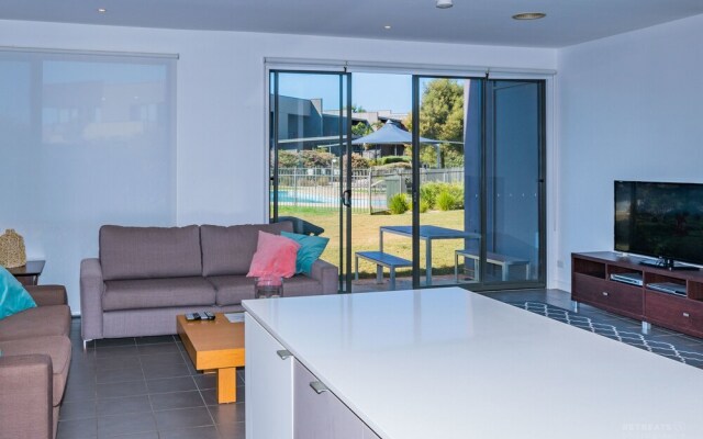 Poolside 3 Bedroom Condo